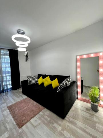 Вячеслава Чорновола просп. (), 16д