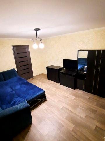 Сдаётся от ХОЗЯИНА  1 ком. квартиру в районе 95 квартала