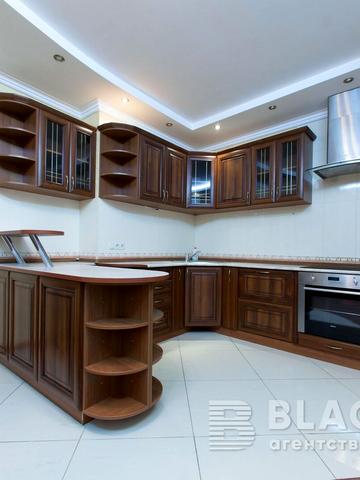 Дніпровська набережна вул., 19-В