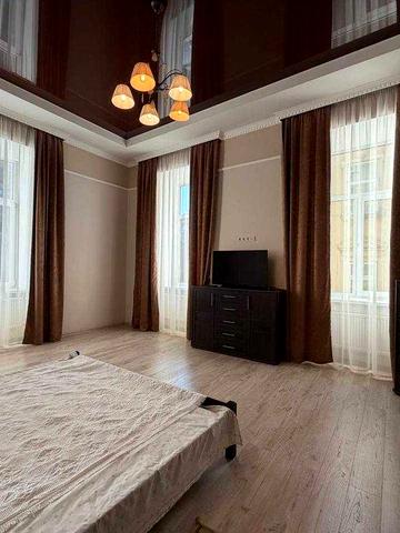 Вільна! 3 кім квартира, Центр. Парковка, вул Валова