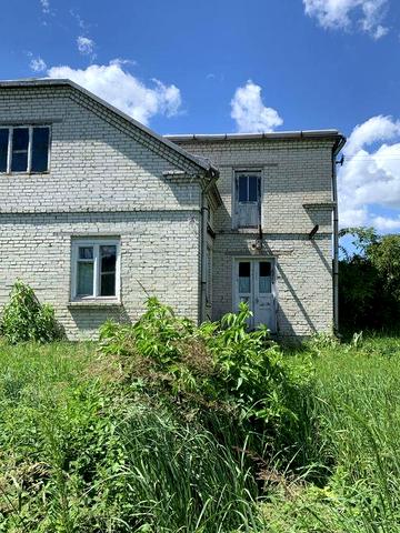 Продається будинок  з великою земельною ділянкою 38сот Страдч ВЛАСНИК