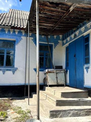 Продам будинок в гарному селі з газом