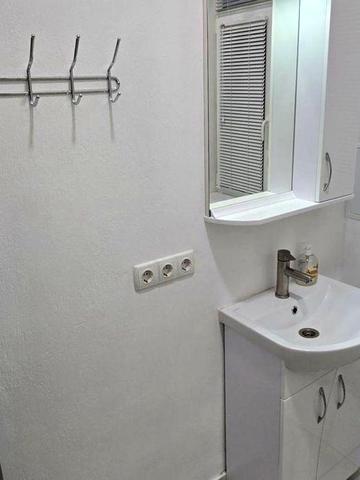 Шведська 20 поряд трц Київ