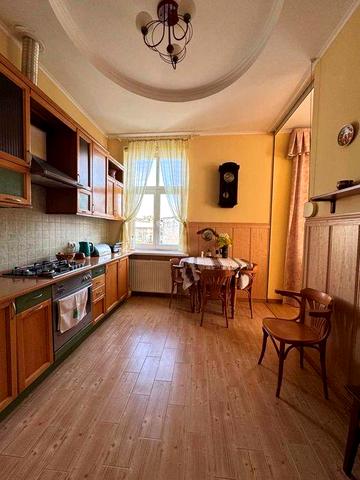 Оренда просторої квартири на вул. Й.Сліпого (вул. Карпатська)