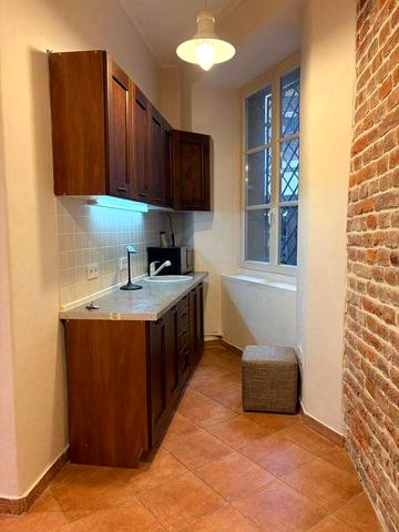 Оренда 1 кімнатної квартири в центрі Львова площа Ринок 38