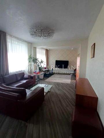 Продаж 4кім. Видова, поруч з парком Соломянська вул 15а.