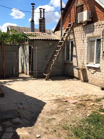 Продаж свого домоволодіння (2 будинки) на правому березі. Без комісії.