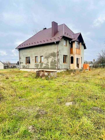 Будинок біля Луцька