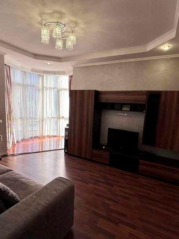 Новий будинок у центрі біля парку. Квартира з ремонтом, під програму