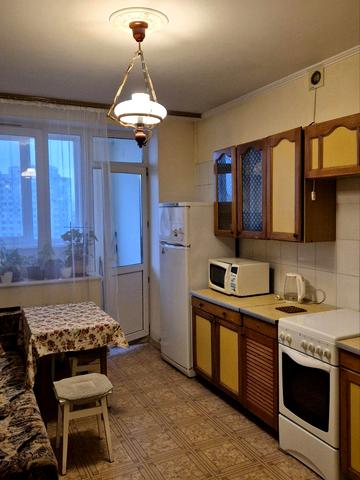 Миколи Бажана просп., 16