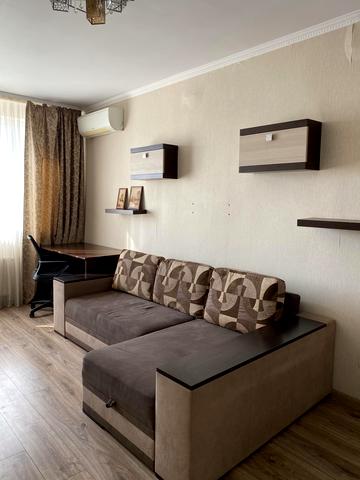 Наталії Ужвій вул., 12