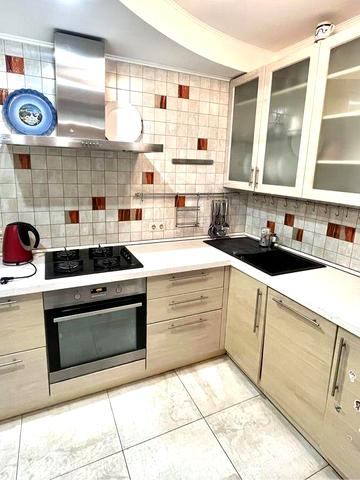 Оренда 3 кімн.квартири Русанівська набережна 10/1 (м.Лівобережна)-