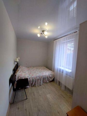 Сдам пол дома со своим двором !