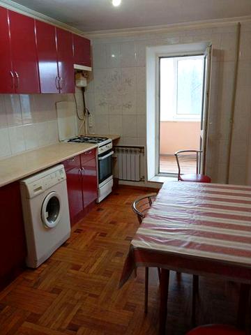 Сдам ДОЛГОСРОЧНО 3 комн. кв.  80 м2., Центр. аэропорт, Щорса,