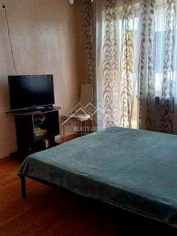 Оренда 4-х кімнатної квартири по Українській з автономним опаленням.