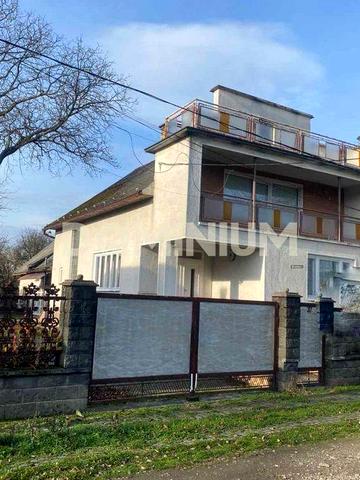 Продається будинок у смт. Вишково