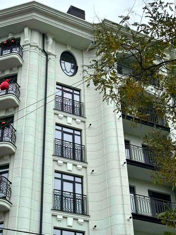 В продаже 4 х комнатная квартира, Клубный дом, газ, Арнаутская ЖК Гимназист