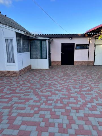 Парашютна, 3