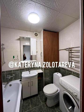 Продам 1 кварт 522 м-р ул Ак Павлова д 313,  пешком м. Г Труда, РЕМОНТ