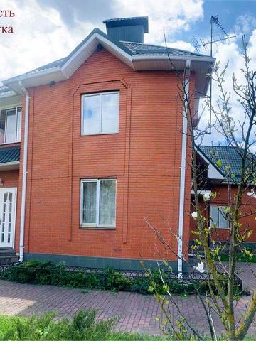 Продаж 3-поверхового будинку біля лісу та річки