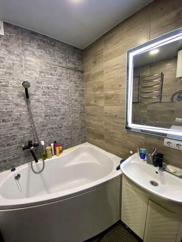 Продам 3-х кімнатну квартиру в центрі м. Глухів