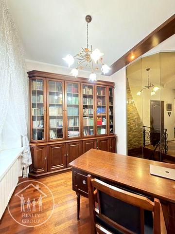 Квартира 175 кв.м. + гараж + закрита територія! Шевченківський гай!