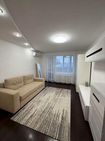 Оренда просторої однокімнатної квартири в центрі