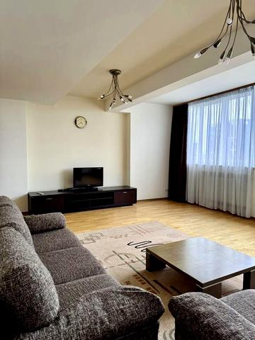 Єжи Ґедройця вул. (Тверська), 2