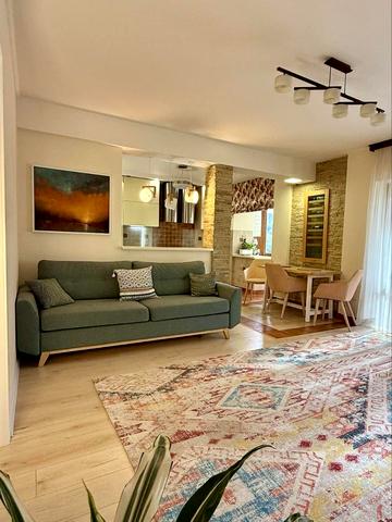 Степана Бандери вул., 7/1