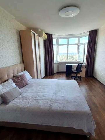 Єлизавети Чавдар вул., 24