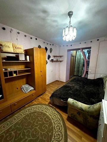 Продається 2 кімнатна квартира у Тячеві