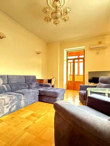 Здається квартира в серці Києва!ст.м."Майдан Незалежності","Хрещатик"