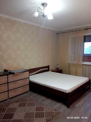 Отличная 1 к квартира ул Харьковское шоссе/ м Харьковская,Позняки