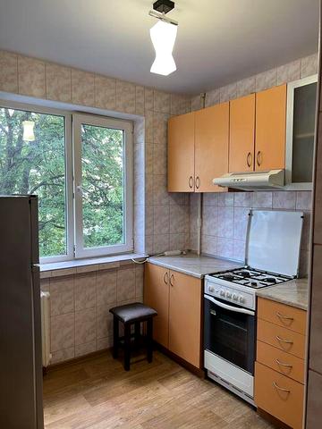 Власник,здам 1кім.кв,м.Армійська.5000грн+к/п.