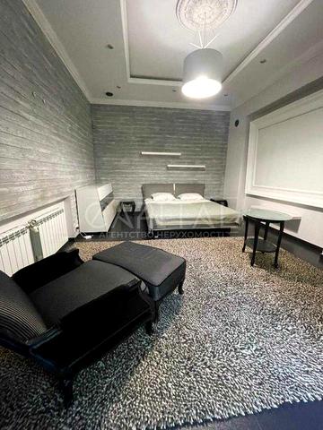 Оренда квартири в центрі/Джона Маккейна/Печерськ/1к/1 поверх/подвіря