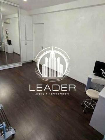 2 к. 2 этаж! Березняки, Тычины, 21, м. Левобережная - Осокорки.