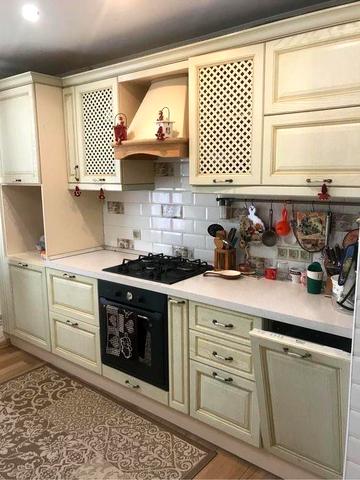 Продам 4 кімнатну квартиру ,вул. Вишнева