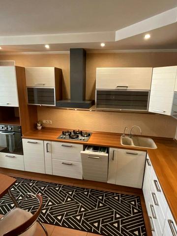 Артеківська вул., 12