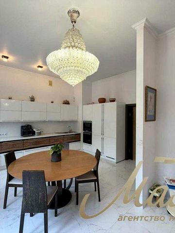 Оренда 4-к квартири, Золоті Ворота, 200м², Центр, Київ