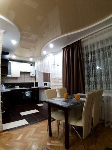 Включно з комуналкою 3км.на 1-3 місяці! Вільна 01.02  Ценр