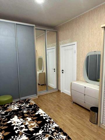 Оренда 2к квартири на пл. Соборна 7А