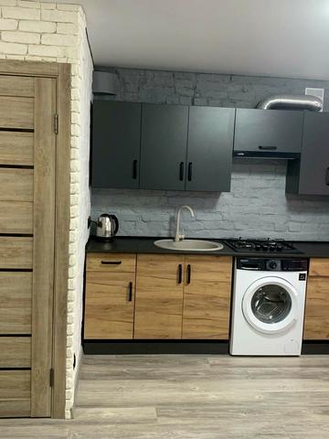 Почайнинська вул., 50/49