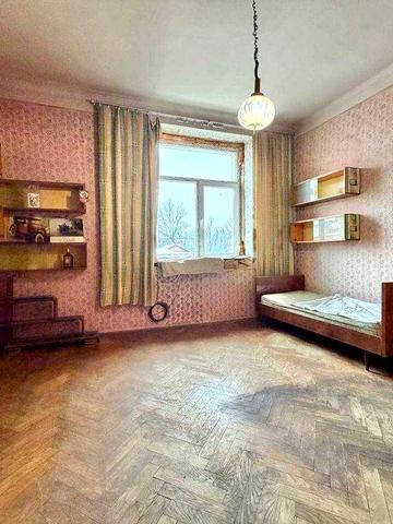 Продаж потужної 4-кімнатної квартири в центрі м. Дрогобич