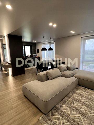 Продається сучасний котедж у м.Виноградів