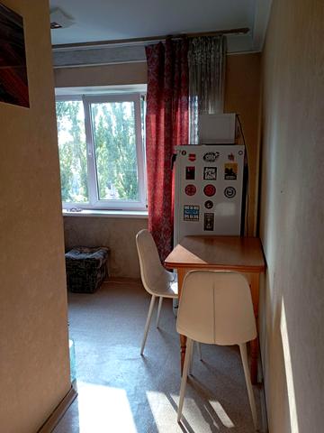 Братиславська вул., 16