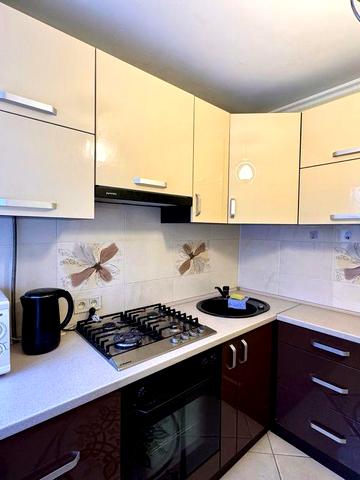 Оренда 2 кімнатної квартири в цегляному буд | вул. Володимира Великого