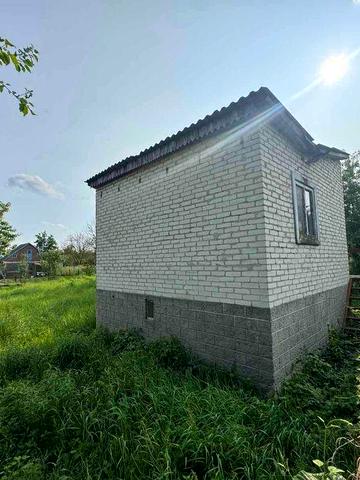 Дачна ділянка з будинком