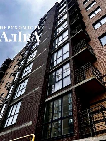 Продам велику 2-кімнатну квартиру в новобудові в центрі