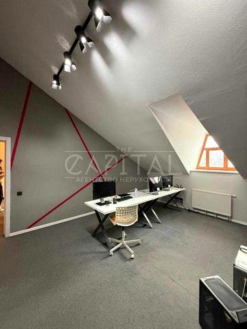 Простора квартира 142 м² з панорамними вікнами на Воздвиженці 142м2