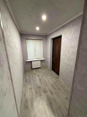 Трикімнатна двоповерхова квартира в Піщанці